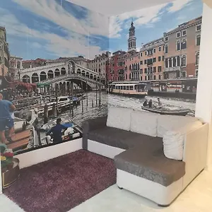 Zsuzsa Lak Apartamento